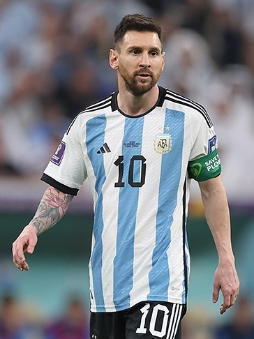 Lionel Messi playing for Argentina at the 2022 FIFA World Cup